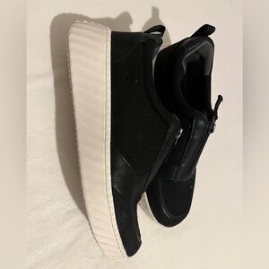 Bzees Comfort Shoes Packaging